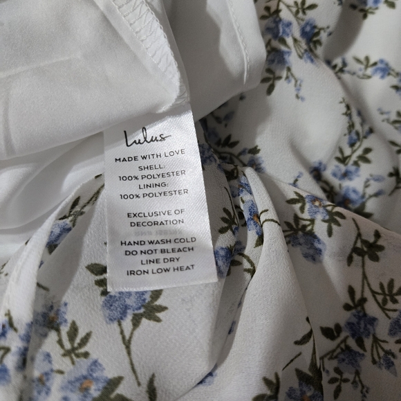 Lulus Pretty Floral Print Crochet Lace Romper NWT - Picture 6 of 6